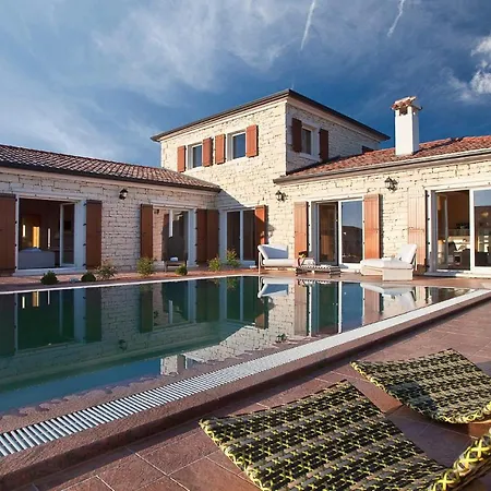 Villa White Pearl